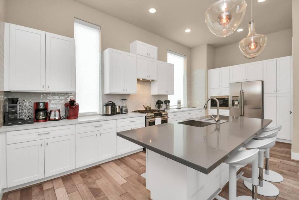 Beautiful Luxurious Houston Galleria Home ภายนอก รูปภาพ