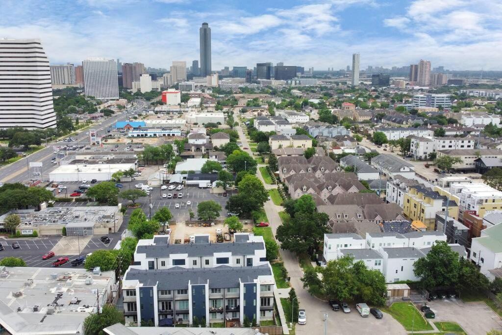Beautiful Luxurious Houston Galleria Home ภายนอก รูปภาพ