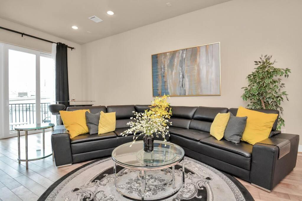 Beautiful Luxurious Houston Galleria Home ภายนอก รูปภาพ